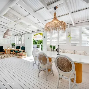 Holiday home Palm Springs In Prime Location, Gold Coast