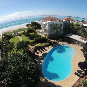 Golden Riviera Absolute Beachfront Голд-Кост