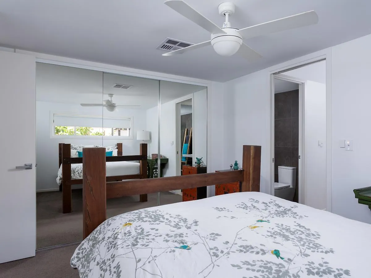 Rumrunner Resort Gold Coast 0*,  Australia