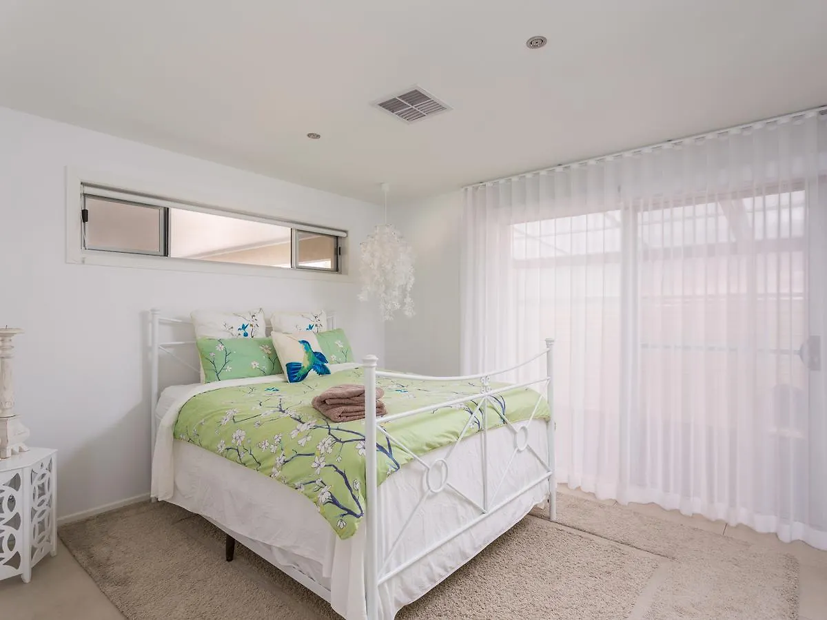 Rumrunner Resort Gold Coast