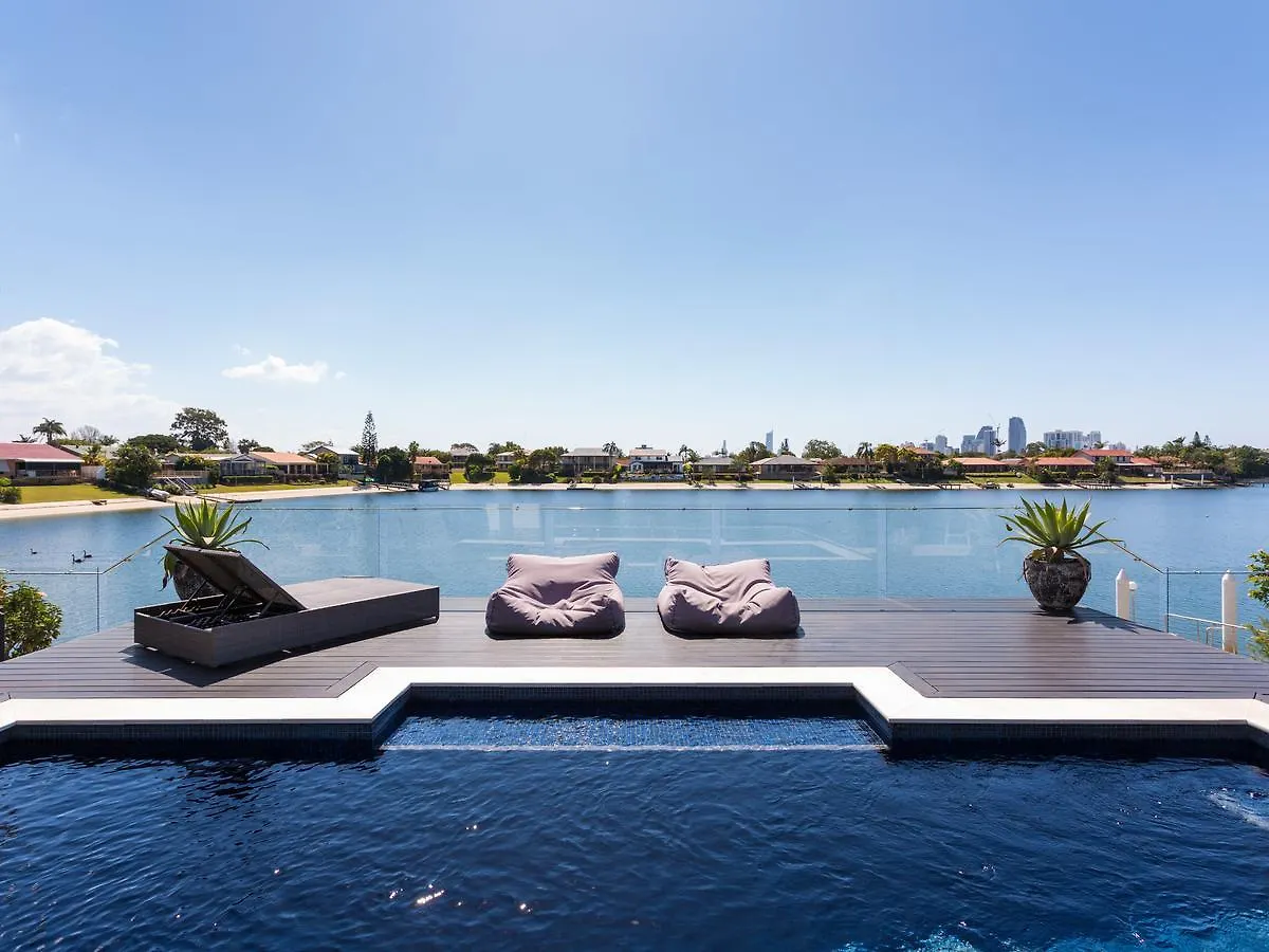 Rumrunner Resort Gold Coast